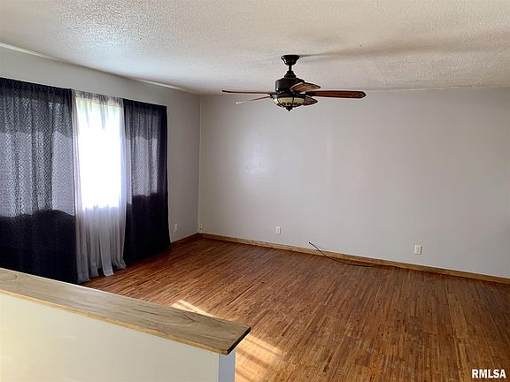 4th image of 687 William Dr