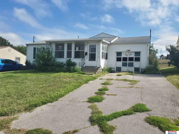 7675 S 41st Ave, Omaha, NE 68147