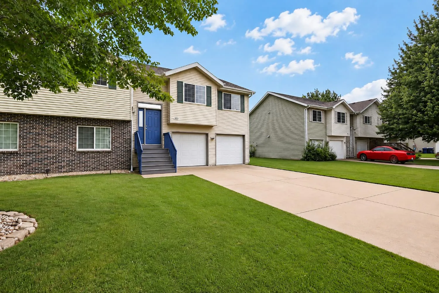 413 Morningside Dr — Photo 1