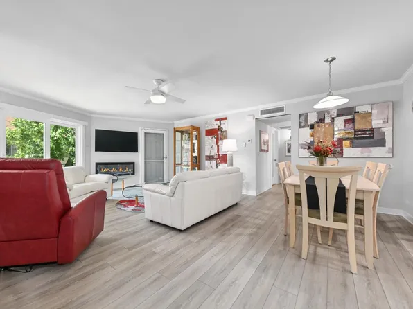 W170N11423 Armada DRIVE #15, Germantown, WI 53022