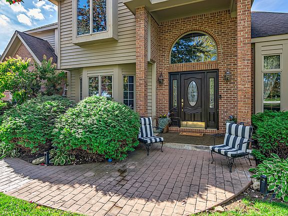 2nd image of 3619 Beresford Dr