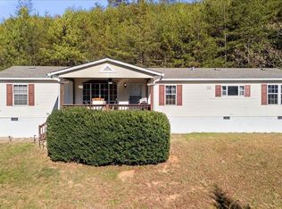 916 Scenic River Rd, Madisonville, TN 37354