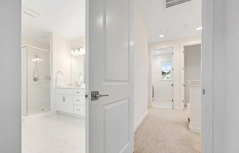 1747 Linden Ln — Photo 19