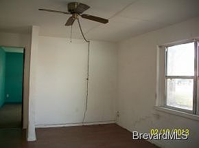 3rd image of 135 Roosevelt St