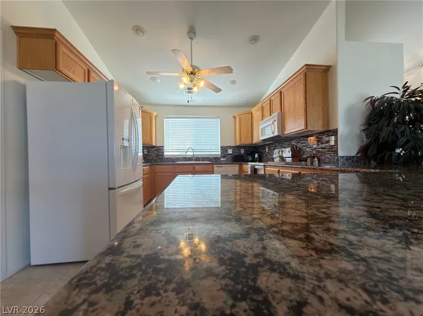 840 E Deerskin St, Pahrump, NV 89048