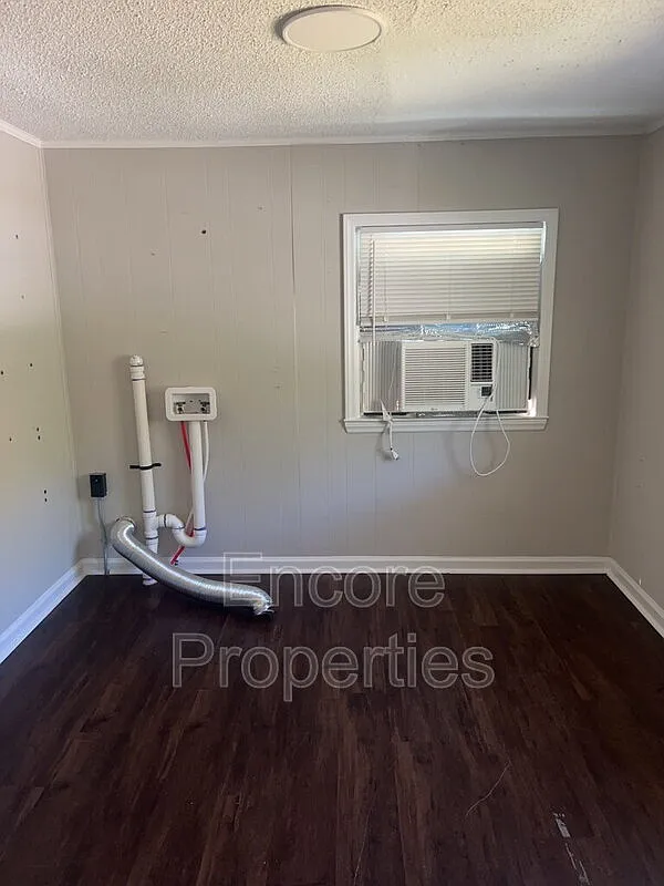 2 bed, 1.0 bath, 598 sqft, $1,295 — Photo 4