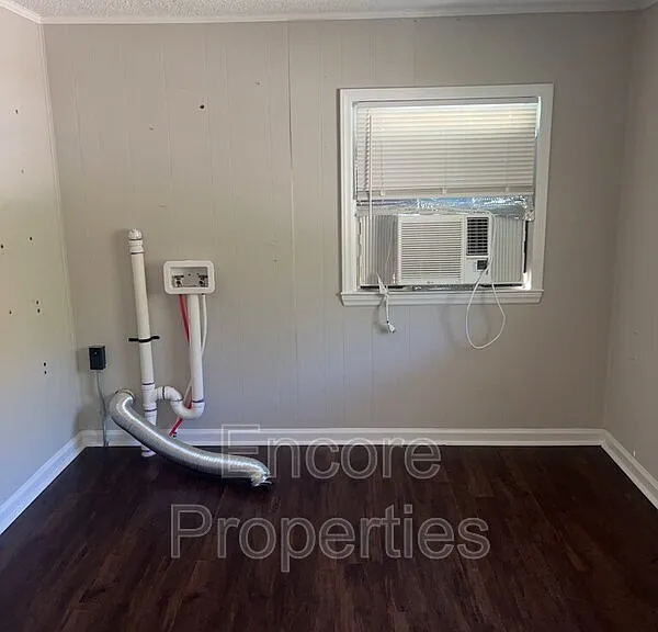 535 Harper Rd — Photo 4