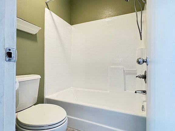 4th image of 23811 Del Monte Dr Unit 112