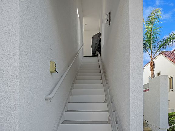 2nd image of 46 Vista Del Mar