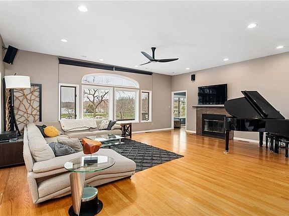 5th image of 7606 NW Eastside Dr