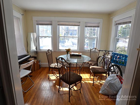 5th image of 168 Winchester St #1