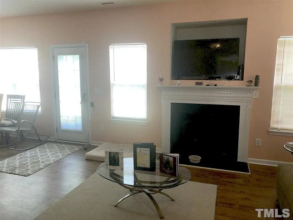 3 bed, 1480 sqft, $1,700 — Photo 3