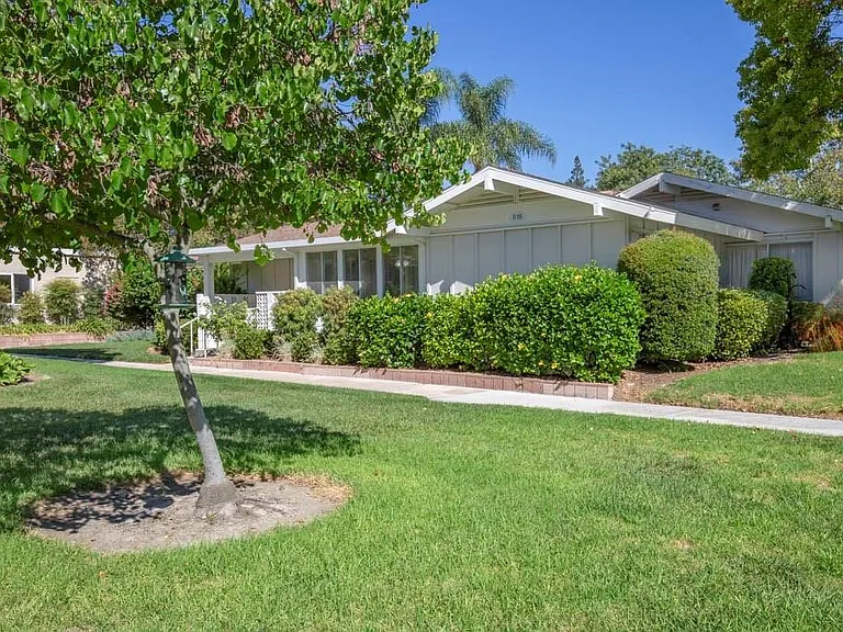 516 Calle Aragon #C — Photo 2