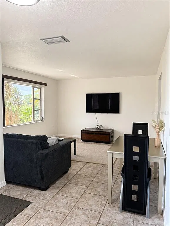 3 bed, 2.5 bath, 1930 sqft, $3,000 — Photo 4