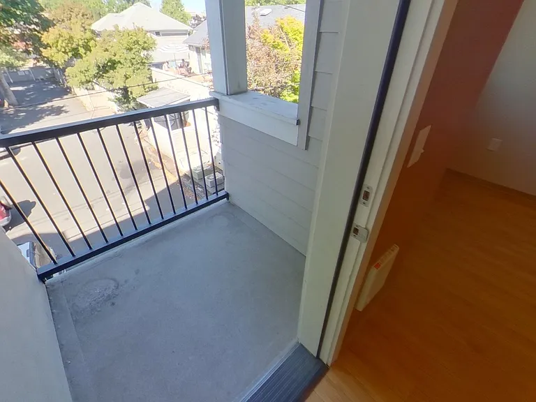 Midtown Apartments — Photo 36