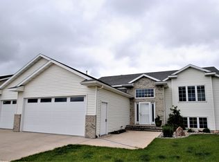 4221 Woodhaven St S, Fargo, ND 58104