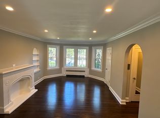 27 N Brainard Ave #E1, La Grange, IL 60525
