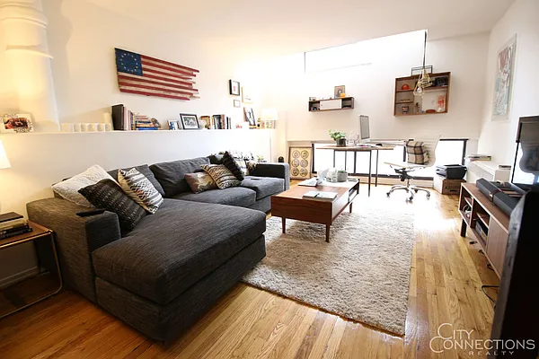 Rented by City Connections Realty | media 5