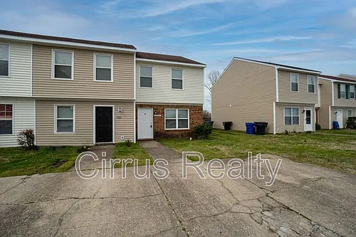 2756 Peach St Photo 1