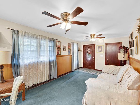 2nd image of 9 Holly Street