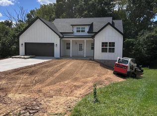 241 Oak View Cir, Bristol, TN 37620