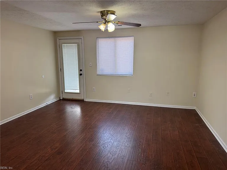 46 Lucinda Ct — Photo 4