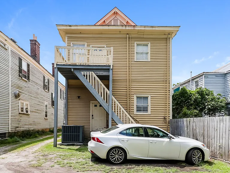 114 Alexander St #A — Photo 5