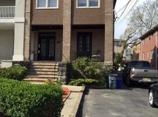 22 Cumbermeade Rd, Fort Lee, NJ 07024