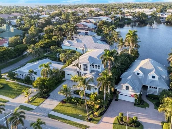 493 8th AVE S, NAPLES, FL 34102