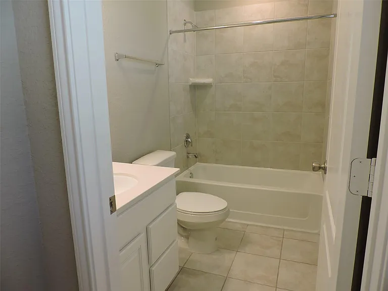 1102 Upton Ct — Photo 20