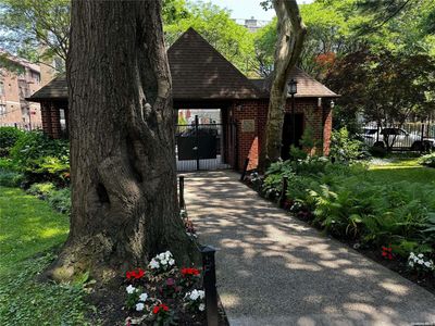 118-66 Metropolitan Avenue #2D, Queens, NY, 11415