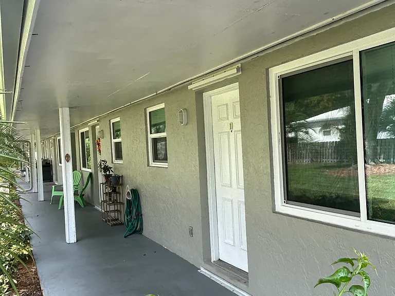 860 NW 10th Ter #1 — Photo 3