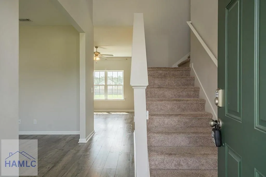 4 bed, 2.5 bath, 2724 sqft, $2,205 — Photo 4