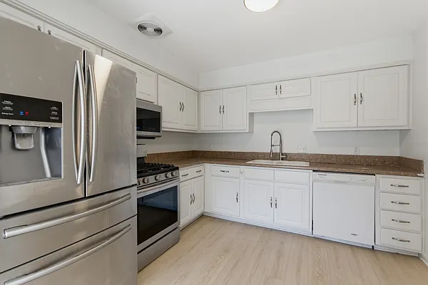 800 Williamsburg West Dr — Photo 12