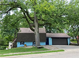 210 W Jackson Ave, Charleston, IL 61920