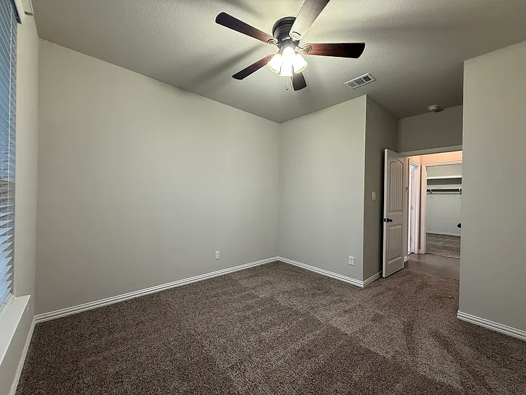 1717 Victoria Dr — Photo 23
