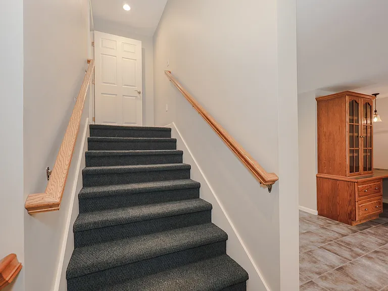 55 Holbrook Hill Rd — Photo 33