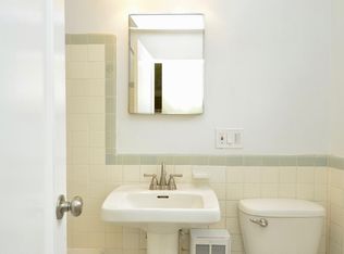 3436 Martha Custis Dr, Alexandria, VA 22302