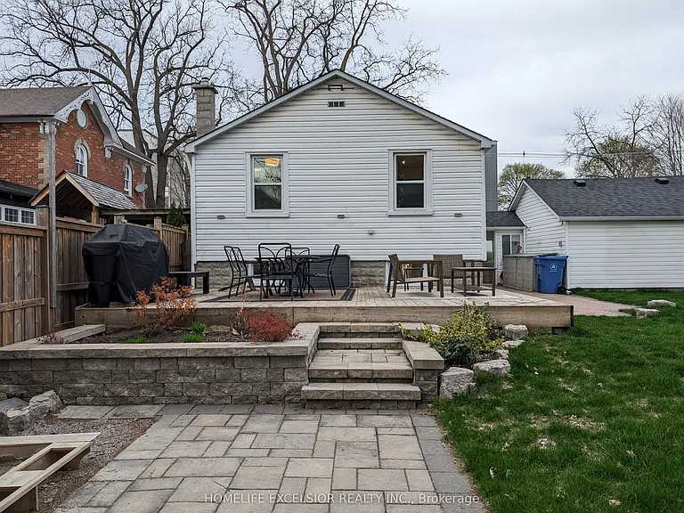 4 Albert St — Photo 42