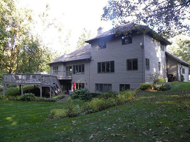 2nd image of 945 Point O Woods Dr