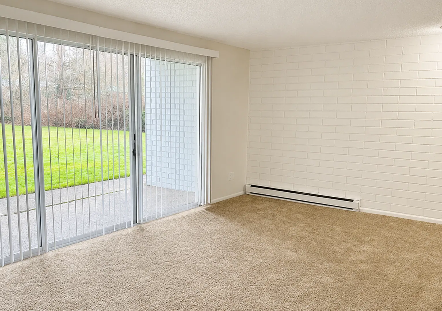 Large Greenspace Units Conveniently Located off I-5 and SR 500. — Photo 2