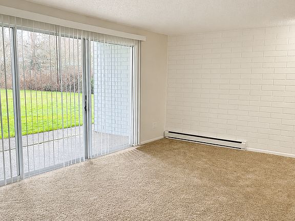 2nd image of 3503 NE 49th St #83ba920fa