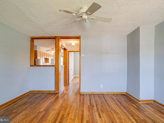 4th image of 1637 E Cold Spring Ln