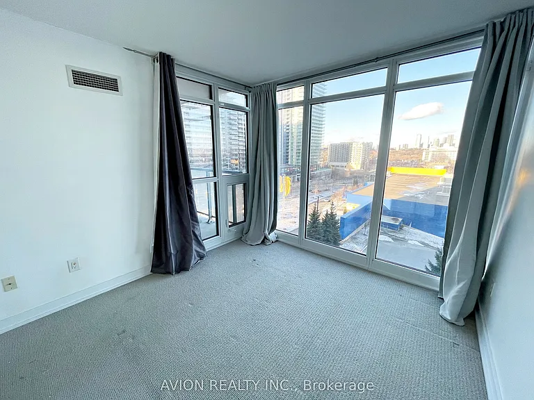 121 McMahon Dr #705 — Photo 7