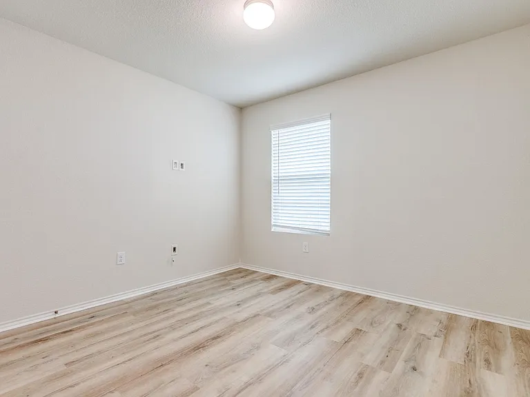 1337 Waggoner Dr — Photo 20