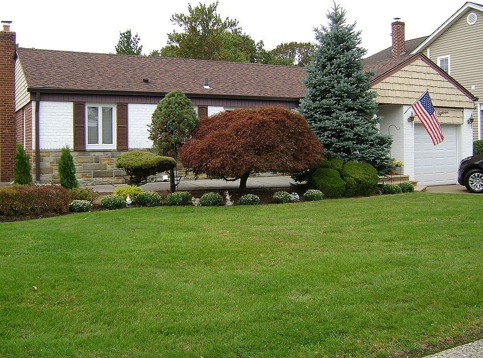 1st image of 818 Hewlett St