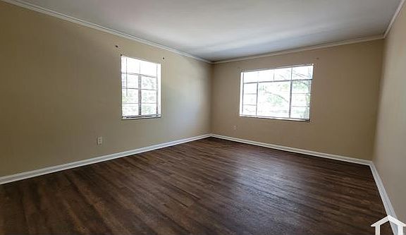 5th image of 127 Niagara Ave #2
