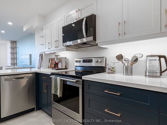 2nd image of 236 Albion Rd #612