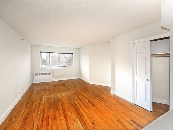 3rd image of 3880 Orloff Ave APT 8F