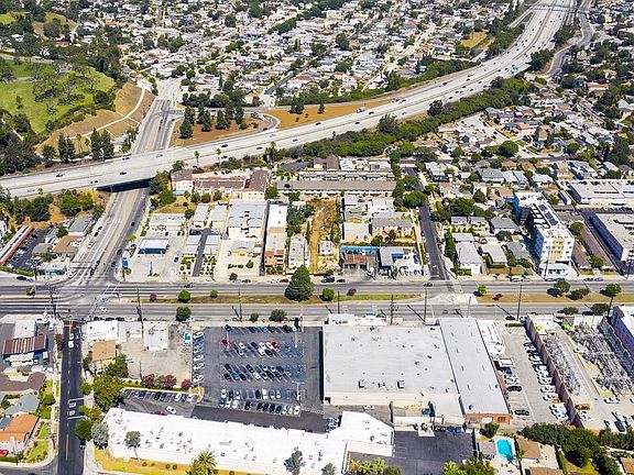 5th image of 4035 Eagle Rock Blvd